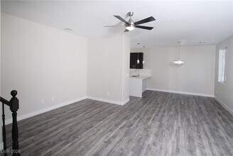 7916 Violet Dawn St in Las Vegas, NV - Building Photo - Building Photo