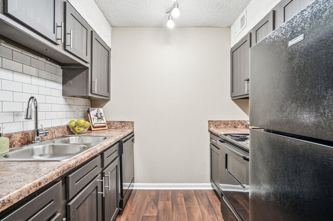 The Village at Crestview Apartments in Madison, TN - Building Photo - Building Photo