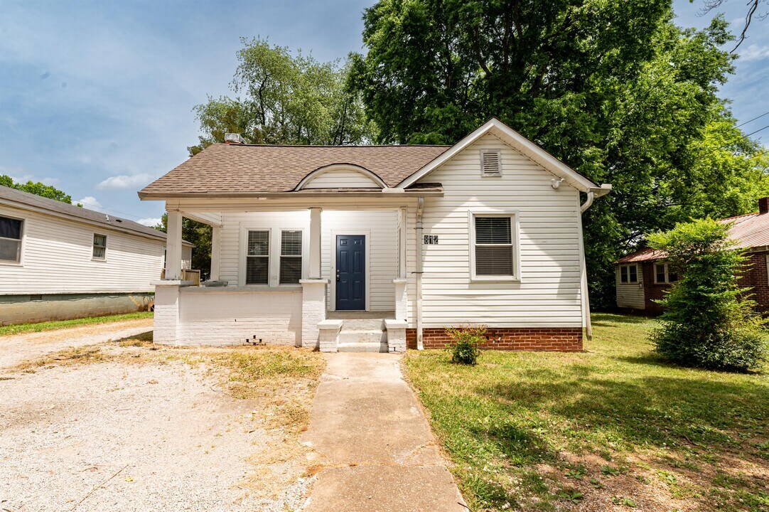 812 Cherry St NW in Huntsville, AL - Building Photo