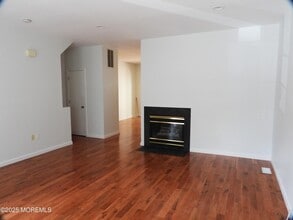 154 Yarmouth Ct in Holmdel, NJ - Building Photo - Building Photo