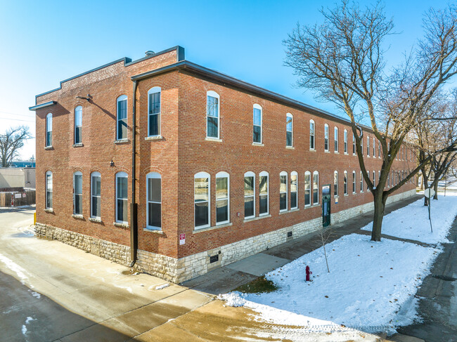 Ellis Urban Lofts in Cedar Rapids, IA - Building Photo - Building Photo