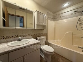 1645 N Country Club Rd in Maryville, MO - Building Photo - Building Photo