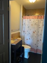 154 St Augustine St in West Hartford, CT - Building Photo - Building Photo