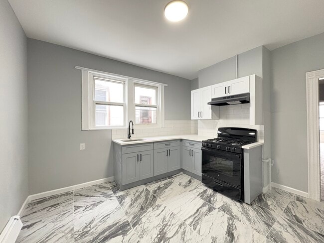 65 Hudson St, Unit 2