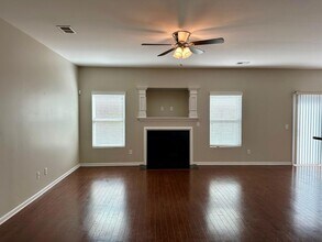 450 Delmont Dr in Goose Creek, SC - Foto de edificio - Building Photo