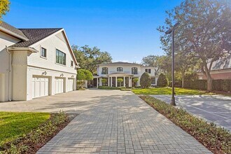 1002 S Frankland Rd in Tampa, FL - Building Photo - Building Photo