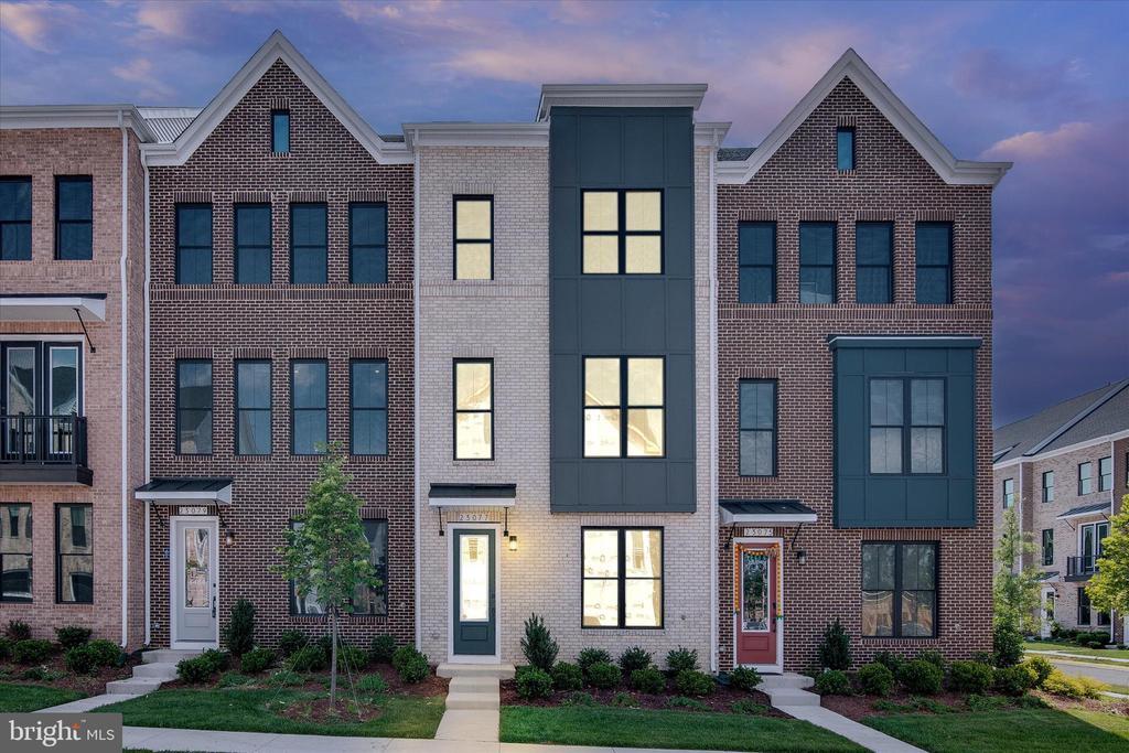 23077 Copper Tree Ter in Brambleton, VA - Building Photo