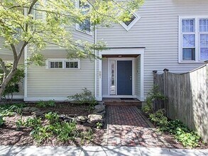 281 Brookline St in Cambridge, MA - Foto de edificio - Building Photo