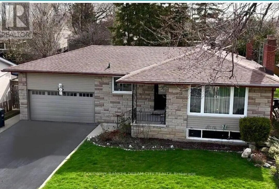 231 Elizabeth St S in Brampton, ON - Building Photo