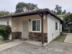 7220 Allott Ave in Van Nuys, CA - Building Photo - Building Photo