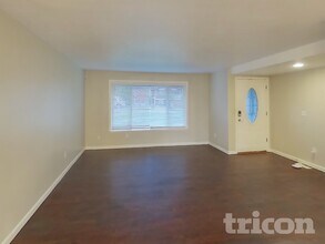 25913 128th Pl SE in Kent, WA - Foto de edificio - Building Photo