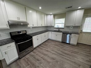 923 Green Castle Dr in Dallas, TX - Building Photo - Building Photo