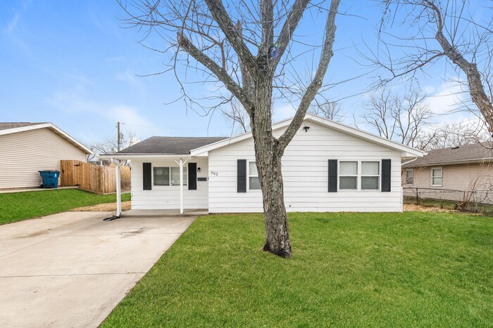 1542 Beatrice Dr in Dayton, OH - Building Photo