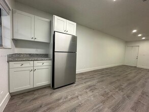 112 NW 2nd Ave in Hallandale Beach, FL - Building Photo - Building Photo