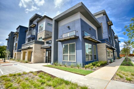 Hammack Creek Apartments in Kennedale, TX - Foto de edificio - Building Photo