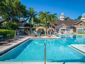 Vista Lago at the Hammocks Apartments