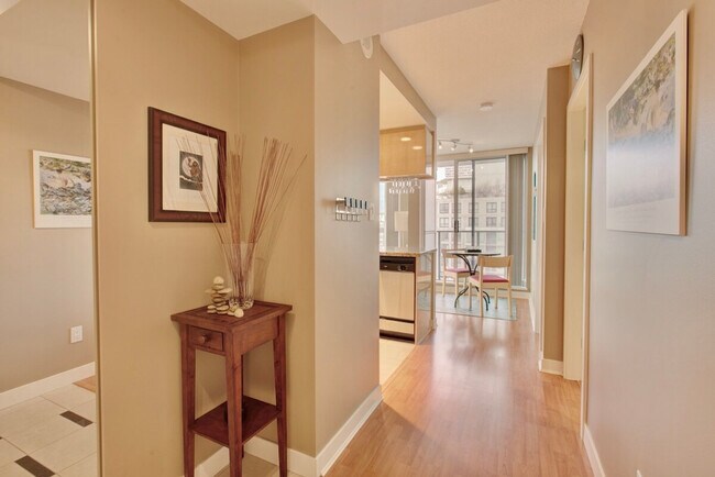 1300 Pacific Blvd in Vancouver, BC - Building Photo - Building Photo