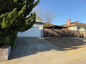 4806 Lodi Way in Castro Valley, CA - Building Photo - Building Photo