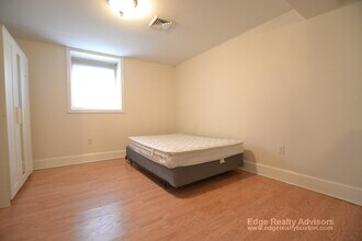 45 Radnor Rd, Unit 2 in Boston, MA - Building Photo - Building Photo