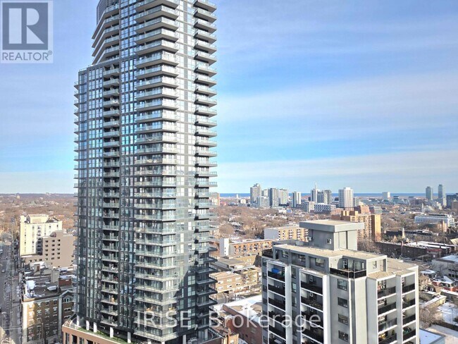 120 Homewood Ave in Toronto, ON - Building Photo - Building Photo