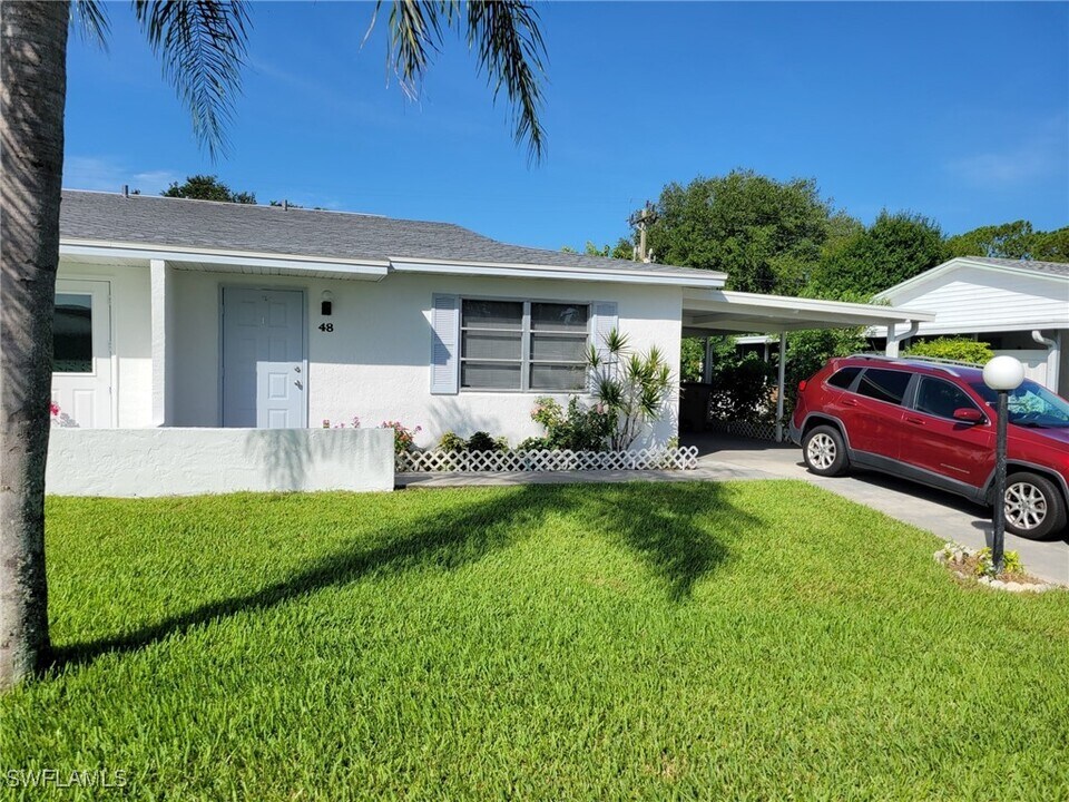 48 Heath Aster Ln in Lehigh Acres, FL - Building Photo