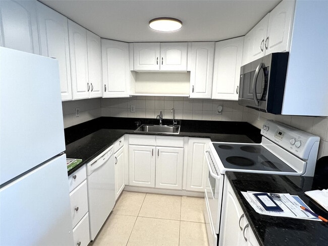 505 NE 20th Ave in Deerfield Beach, FL - Building Photo - Building Photo