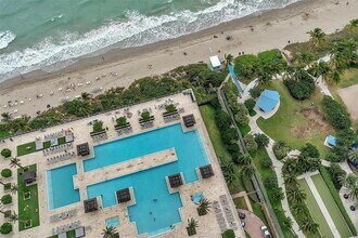 1850 S Ocean Dr, Unit 3107 in Hallandale Beach, FL - Building Photo - Building Photo