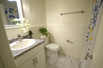 9632 N 10th Ave, Unit 1 in Phoenix, AZ - Building Photo - Building Photo