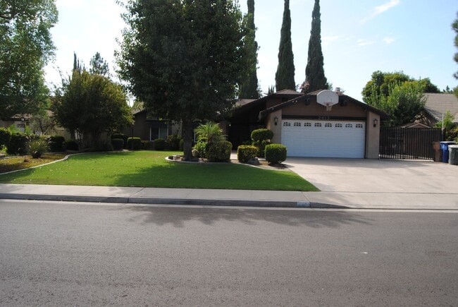property at 2413 Sunrise Dr