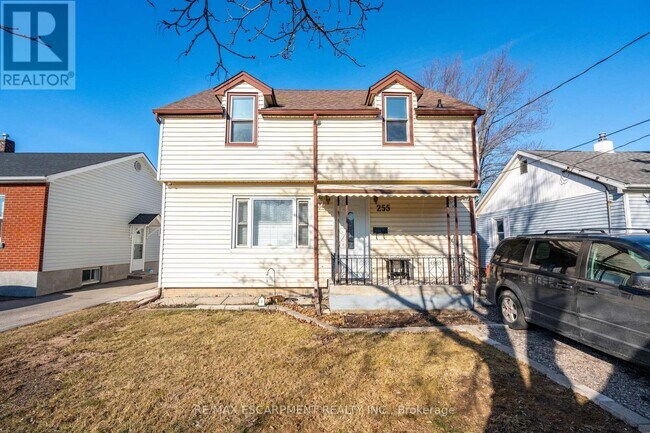 255 Wallace Ave S in Welland, ON - Building Photo - Building Photo