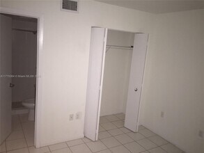2575 SW 27th Ave, Unit 203 in Miami, FL - Building Photo - Building Photo