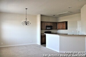 625 Meadow Arbor Ln in Universal City, TX - Building Photo - Building Photo