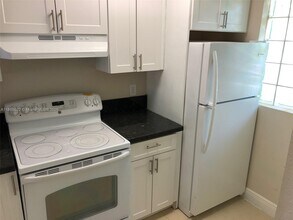 1043 NW 4th St in Miami, FL - Building Photo - Building Photo