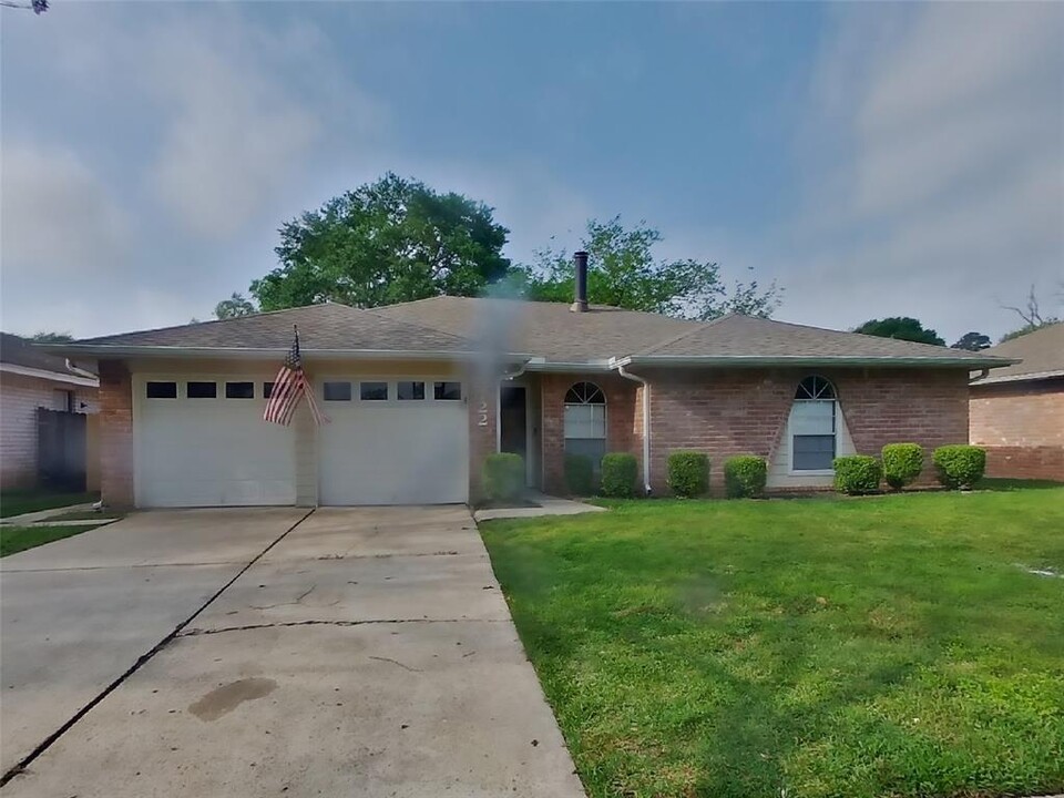 5722 Yorkgate Dr in Spring, TX - Building Photo