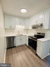 205 E Cornell Dr in Sterling, VA - Building Photo - Building Photo