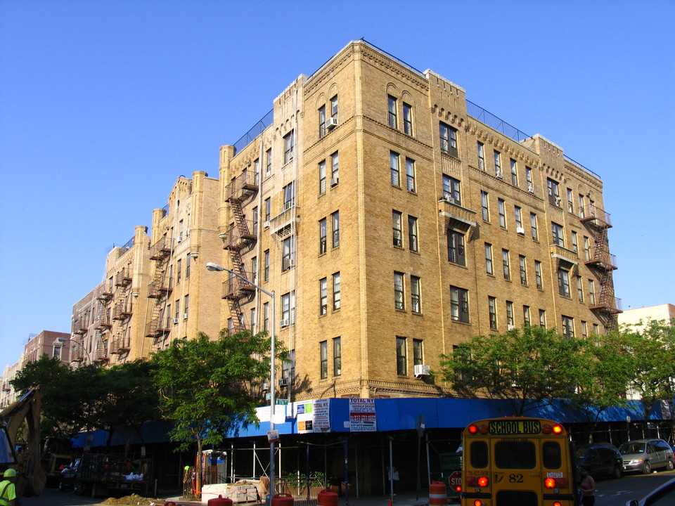 Morris Heights in Bronx, NY - Building Photo