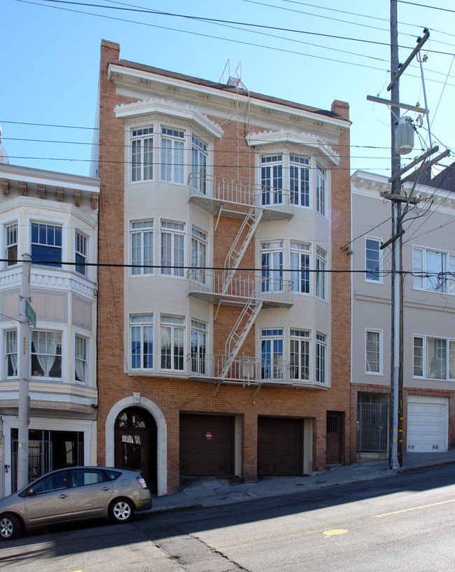 2960 Fillmore St in San Francisco, CA - Building Photo - Building Photo