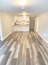 26 Bluebird Av in Hamilton, ON - Building Photo - Building Photo