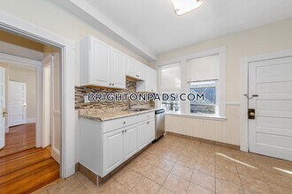 46 Brackett St in Boston, MA - Foto de edificio - Building Photo