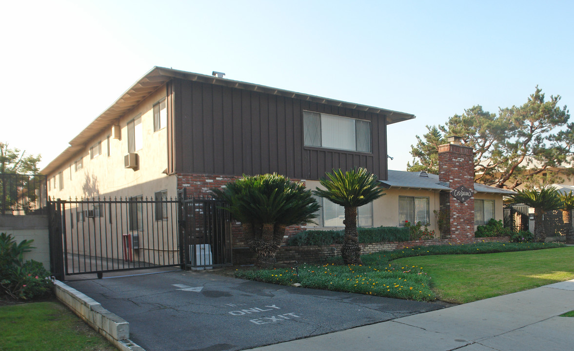 Casa Barranca in Covina, CA - Foto de edificio