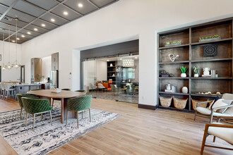 The Southerly at Longview in Longview, TX - Foto de edificio - Interior Photo