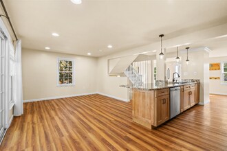 13100 Rock Ridge Ln in Woodbridge, VA - Foto de edificio - Building Photo