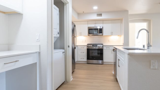 Westside in Los Angeles, CA - Building Photo - Building Photo