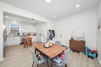 3637 W Iowa St in Chicago, IL - Building Photo - Building Photo