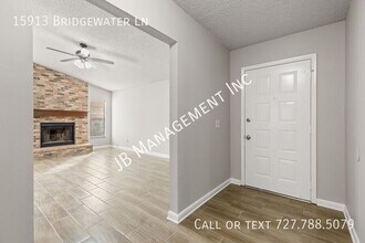 15913 Bridgewater Ln in Tampa, FL - Building Photo - Building Photo