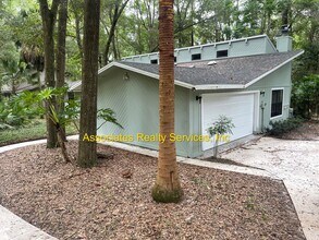 3819 NW 10th Pl in Gainesville, FL - Building Photo - Building Photo