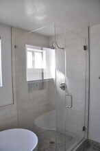 1713 Goodman Ave in Redondo Beach, CA - Foto de edificio - Building Photo