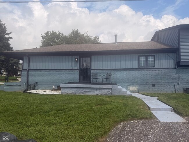 property at 124 Bellefontaine St