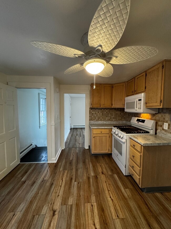 1284 Slater Rd, Unit 2 in New Britain, CT - Foto de edificio - Building Photo