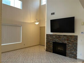 5764 Yellowcrest Ct in Las Vegas, NV - Building Photo - Building Photo